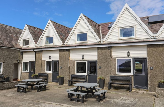 Cabin ∙ 2 bedrooms ∙ 4 guests in Llanengan