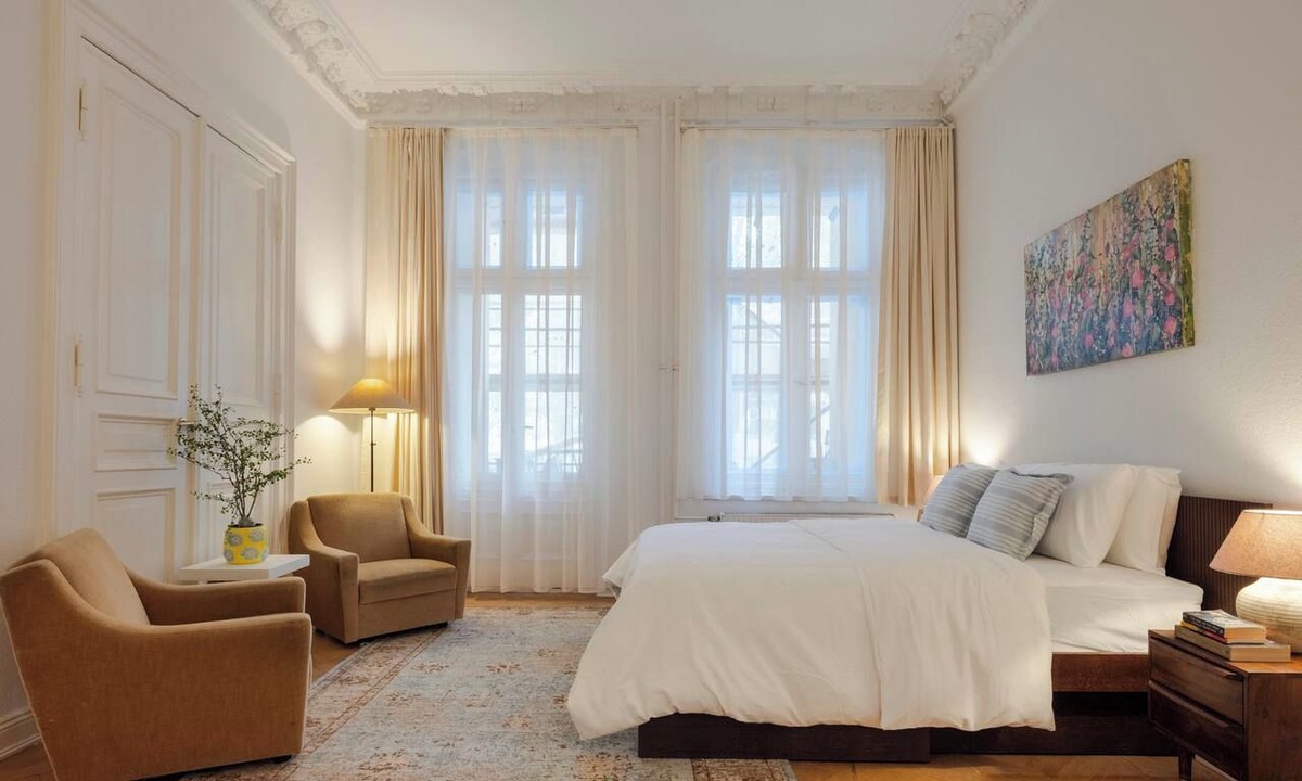 West Berlin Centre Apartment | Family friendly Ku’DAMM Charming Old Home/5-9 ppl