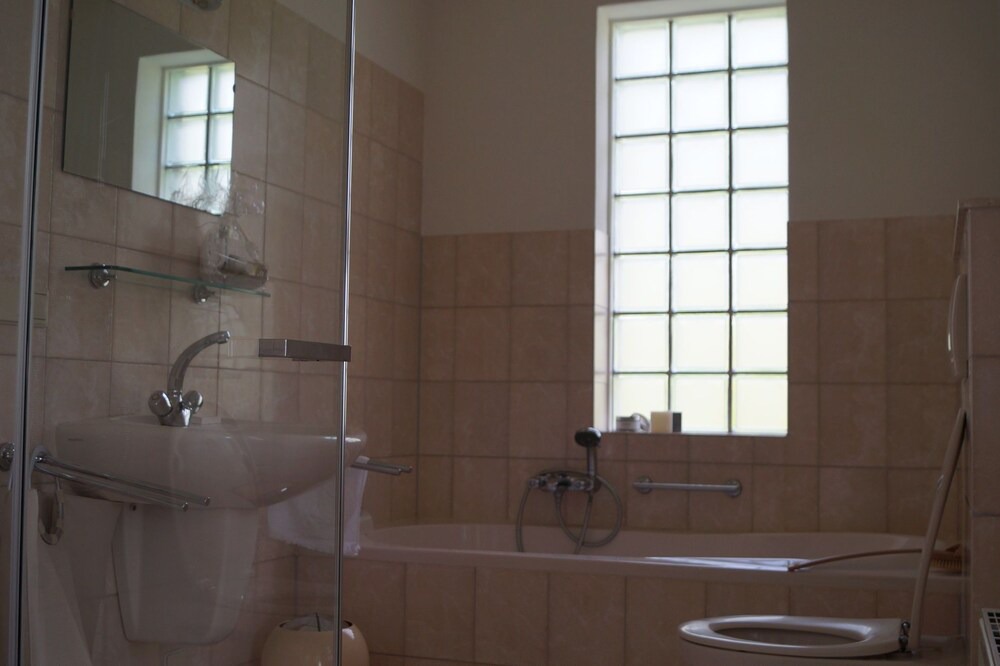 Photo of Bathroom in Steenbergen