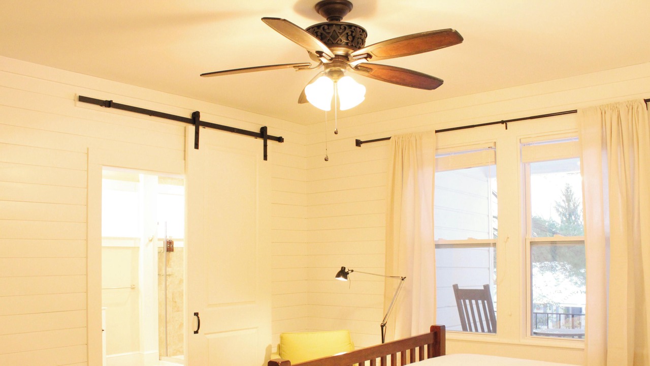 Photo of Bedroom in Hendersonville