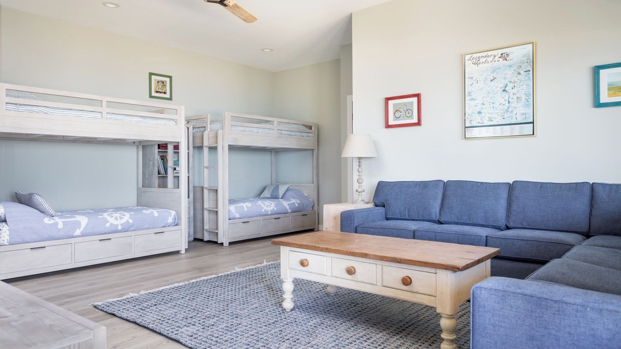 Photo of Livingroom in Northport