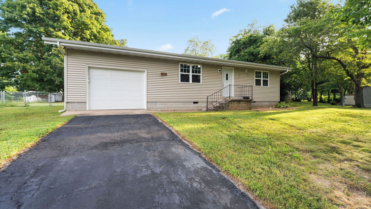 Photo of Outdoor in Ozark