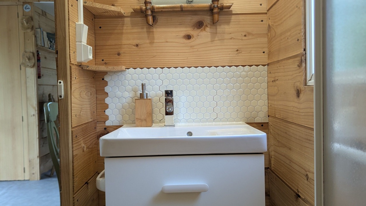 Photo of Bathroom in Naves