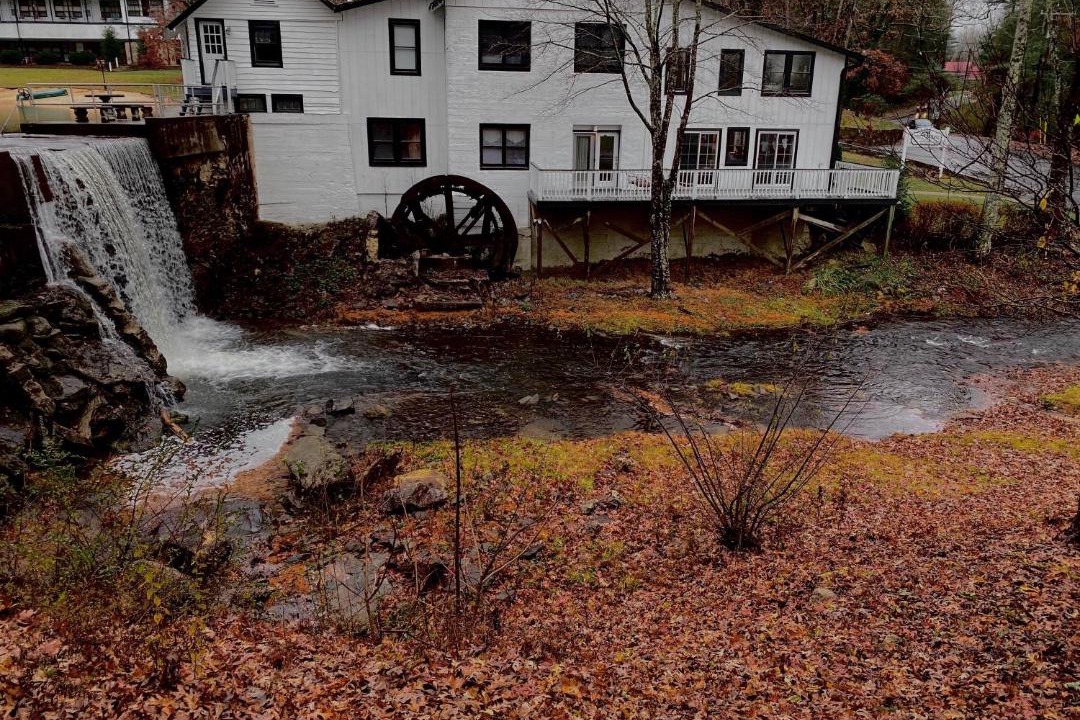 Photo of Buildings in Flat Rock