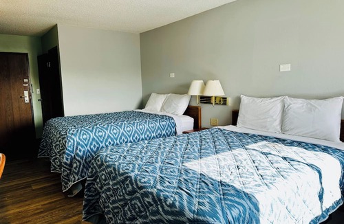 Ozark Hotel | American Inn