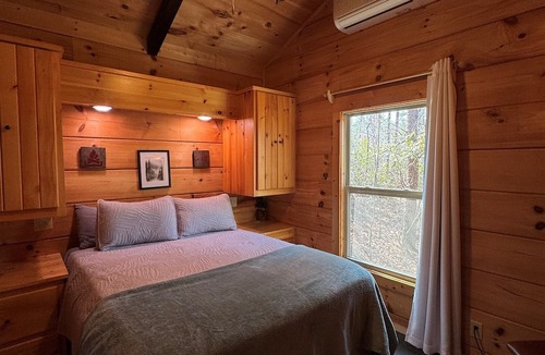 Mill Spring Cabin | Serenity Ridge Cabin C: Couple's Escape