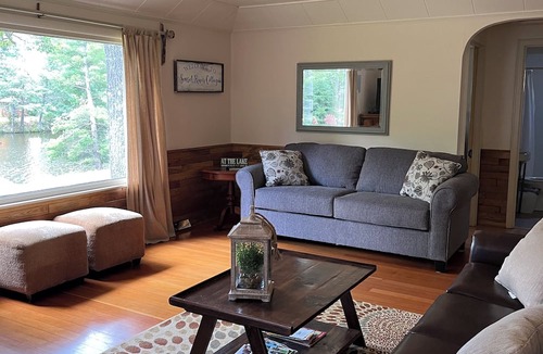 Eagle River Cottage | Beautiful Chain Frontage Cottage Close To Downtown Eagle River.