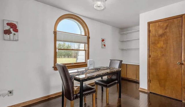 10 acres of peaceful scenic beauty in Marshall