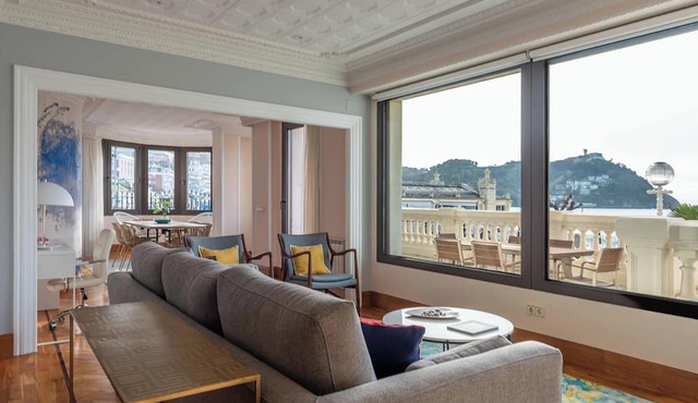 Belle Epoque on the Seafront. SPECIAL MEASURES in Donostia