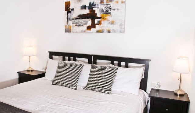 Casa Christabel-walk to beach, train, bus shops, bars & cafes.Fast WiFi UK TV in Benalmadena