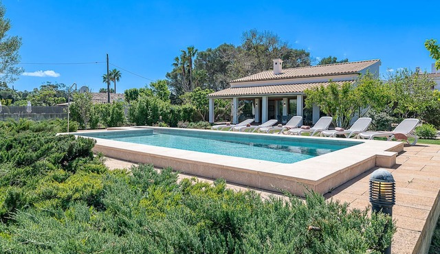 Villa Siller Roqueta for six people with pool in Puerto Pollensa