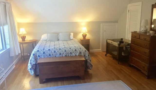 Beautiful 4 Bedroom Home with Central A/C near Sea Street Beach in East Dennis