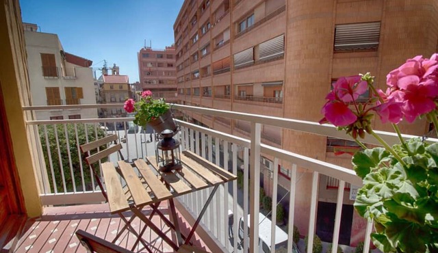 APART.RIVERA #4 IN THE OLD TOWN ONLY 10 MIN WALK TO THE BEACH in Alicante