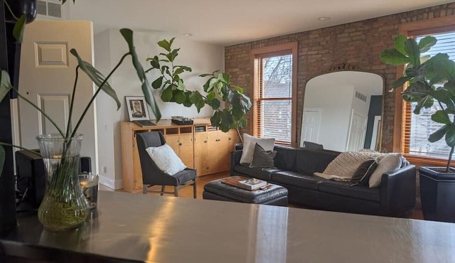 Historic Lofts w/Rooftop Deck, River View, Sleep 8 in Lansing