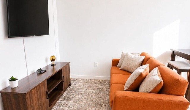 Luxury Detroit 1Bedroom Suite ,1 min DMC, 7dmin MGM, Wayne State & Ford Field in Detroit