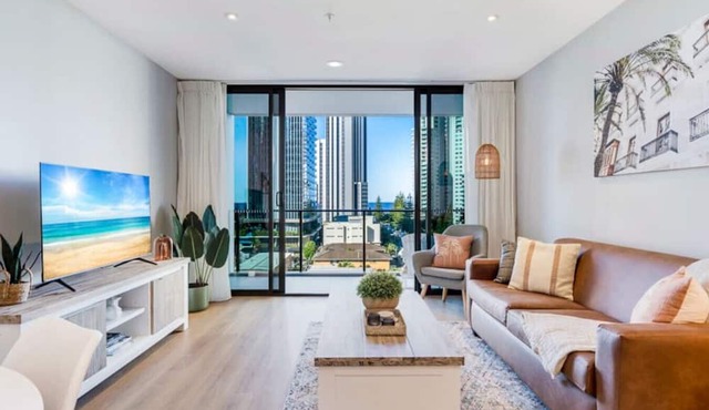 Broadbeach Ocean View Apartment - Wifi & Parking in Broadbeach