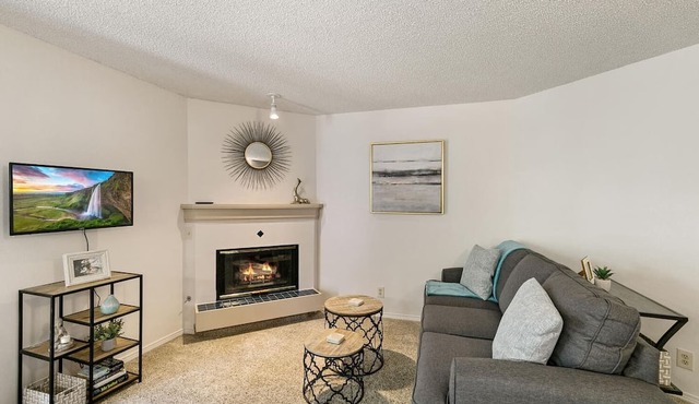 DTC Apartment! Perfect for Your Extended Stay! in Greenwood Village