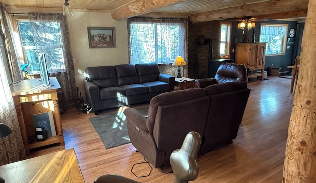 Mtn home, fully furnished 3 bedrooms, 2 large bathrooms. in Bayfield