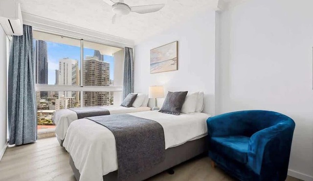 14C Peninsula Surfers Paradise Views in Surfers Paradise