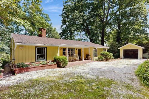 Sonshine Cottage in Hendersonville