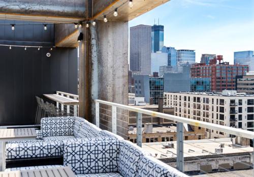 Minnestay North Loop Target Field 